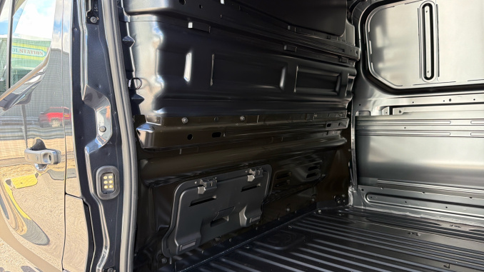 Renault Trafic Swb Diesel SL30 Blue dCi 170 Graphite Edition Van EAG9 - Image 18